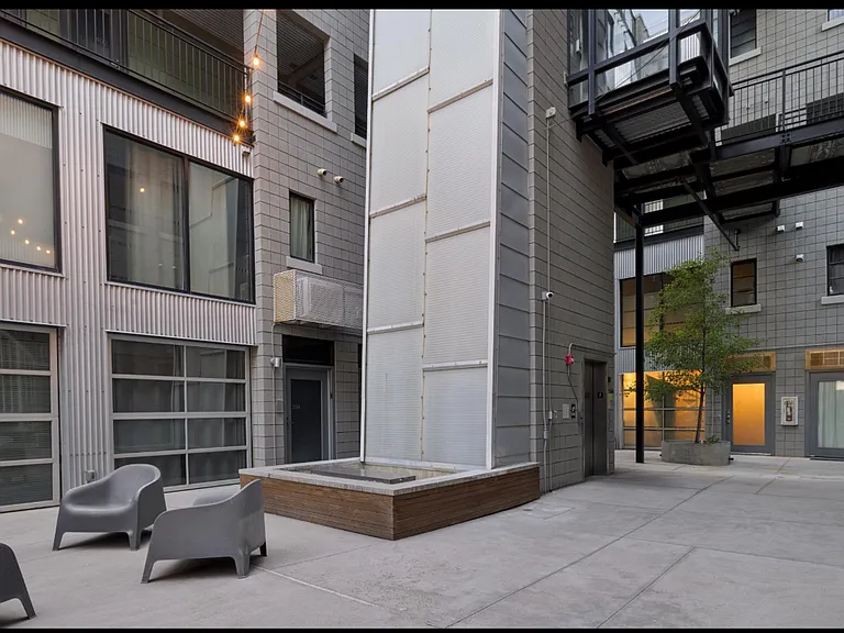 360 W Broadway #403 — Photo 21