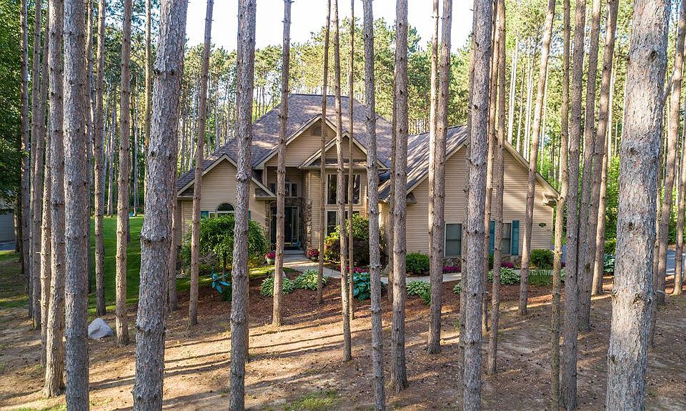 1st image of 9060 Pineview River Dr