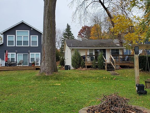 3rd image of 10266 Langley Dr
