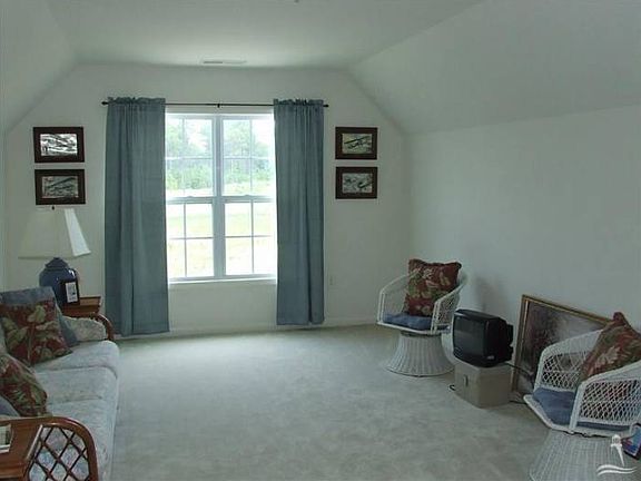 4th image of 648 Edgeside Dr SE