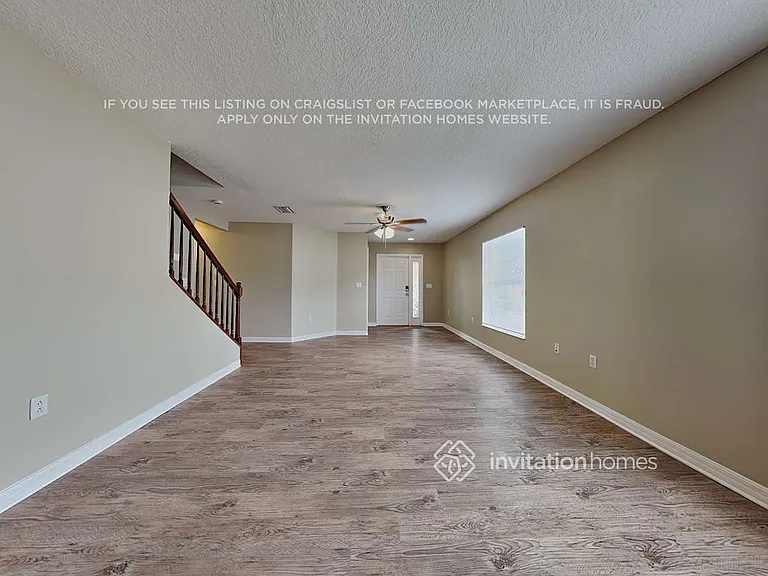 2458 Hamlet Cir — Photo 5
