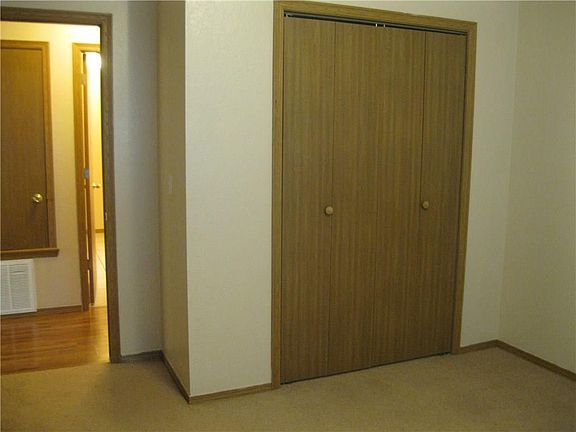 5th image of 4 Holly Dr #B