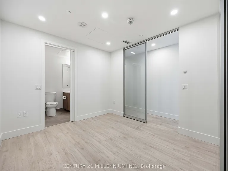357 King St W #905 — Photo 12