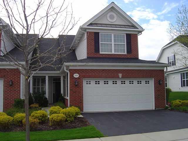 1st image of 1004 Broadmoor Dr
