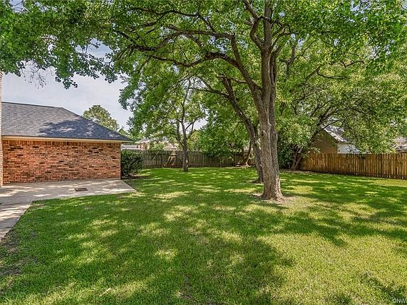 2nd image of 509 Parklane Dr