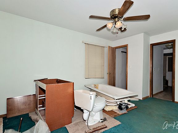 5th image of 24978 W Elm Ave