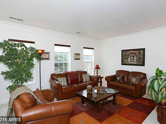 3rd image of 254 Fountain Green Ln Unit 200