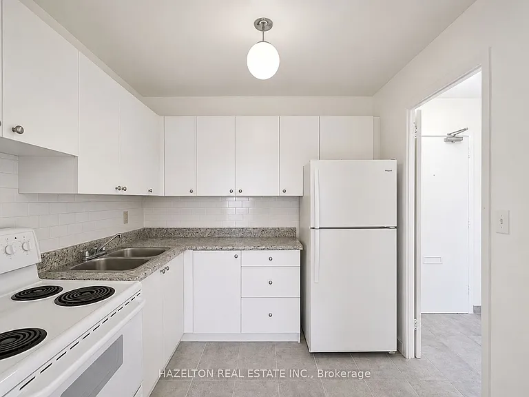 1665 Bloor St E #702 — Photo 3