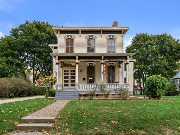 1643 College AVENUE, Racine, WI 53403