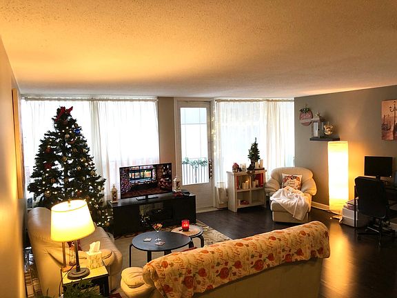 2nd image of 1400 N State Pkwy APT 5B