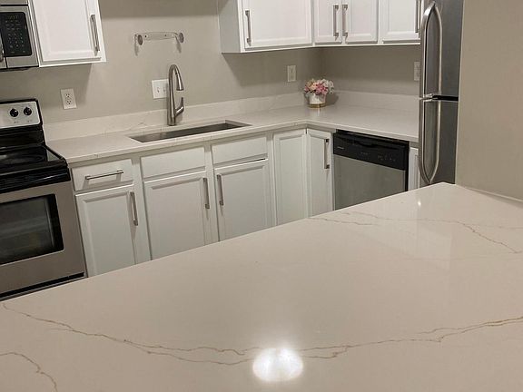 3rd image of 2736 Saltergate Dr