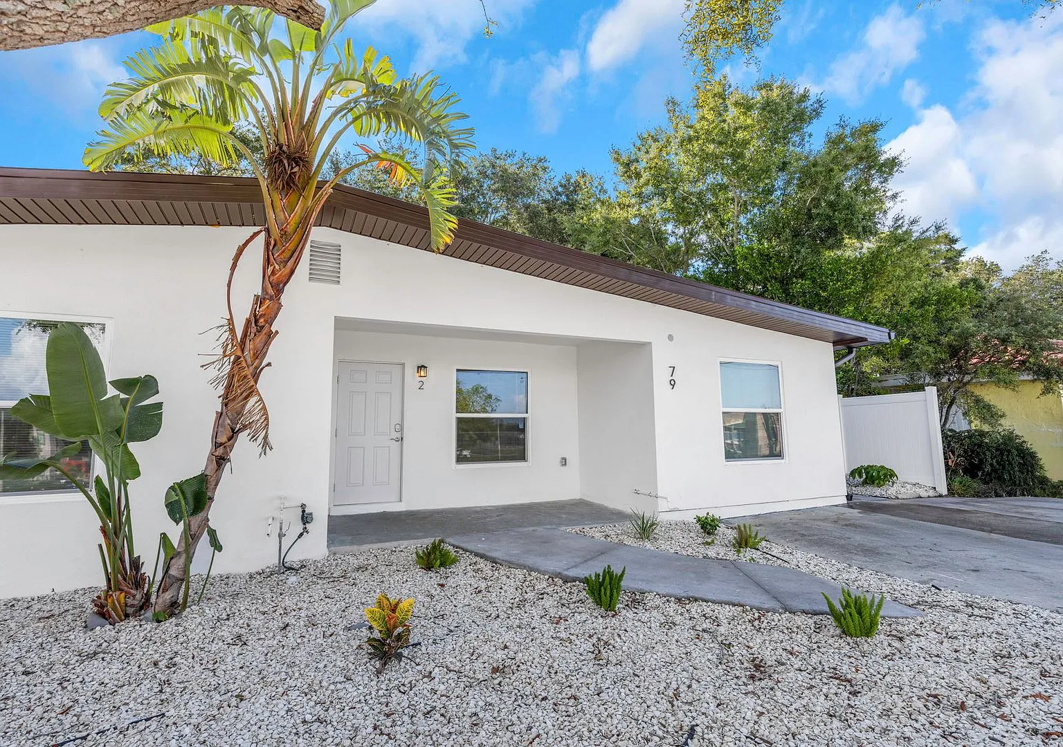 Charming 2 Bedroom, 2 Bathroom Dunedin Triplex Prime Location! Coming Soon — Photo 1