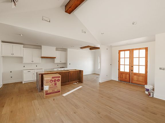 3rd image of 6781 Hillside Ct
