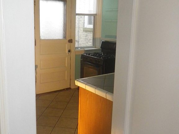 5th image of 5031 N Oakley Ave #1