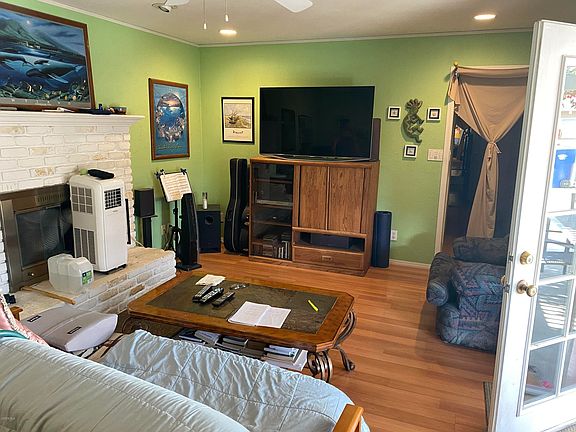 5th image of 865 Barton Ave