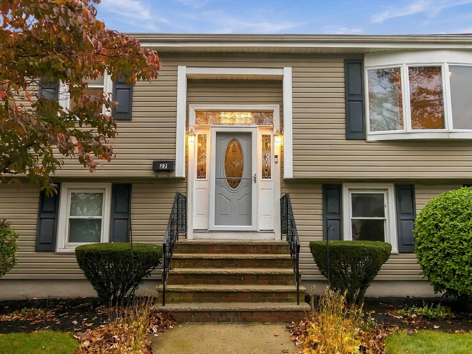 3 bed, 1304 sqft, $3,600 — Photo 2