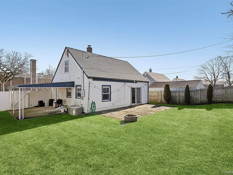 22 Shelter Ln — Photo 13