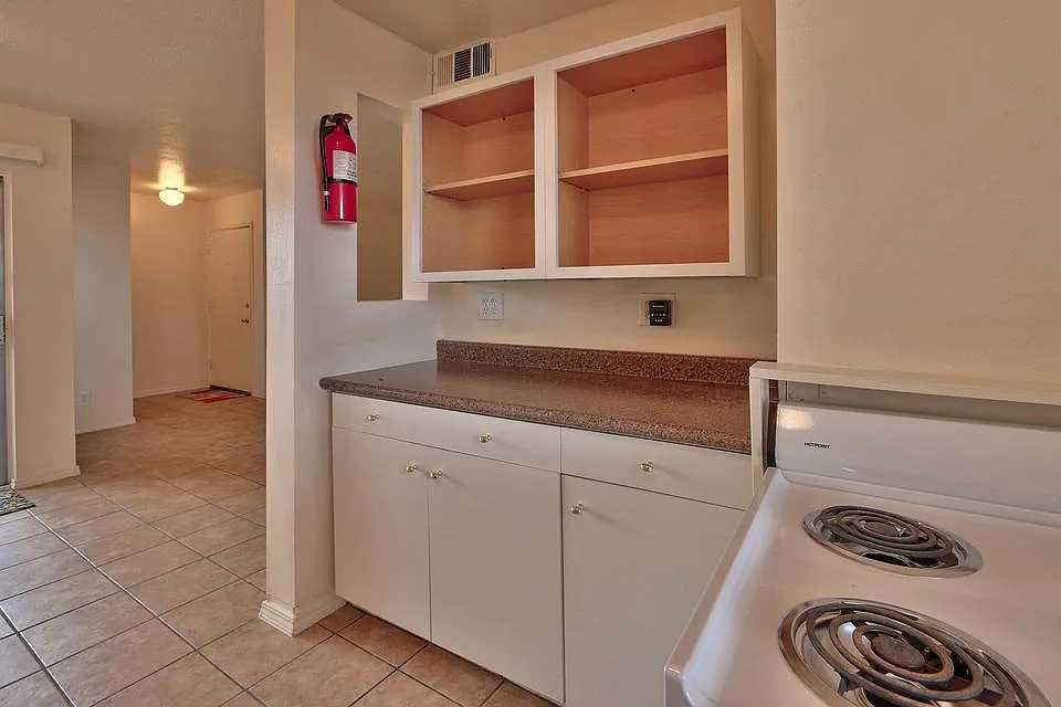 4601 Carlisle Boulevard Northeast Unit H3 - H3 — Photo 3