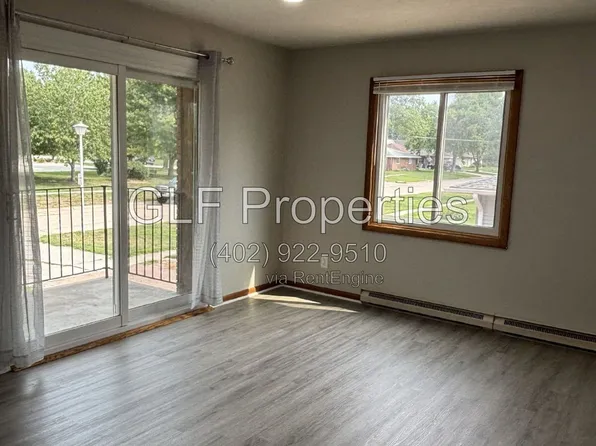 231 N 1st St #3, Seward, NE 68434