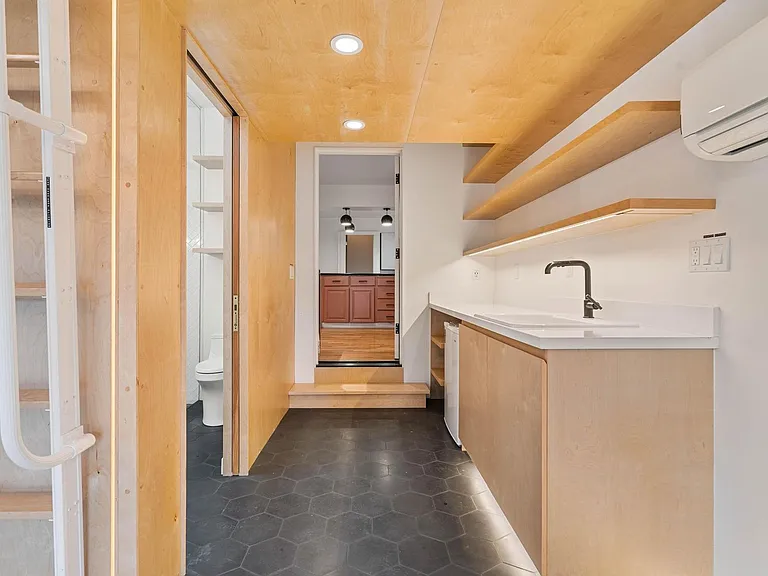 6358 NE 37th Ave — Photo 16