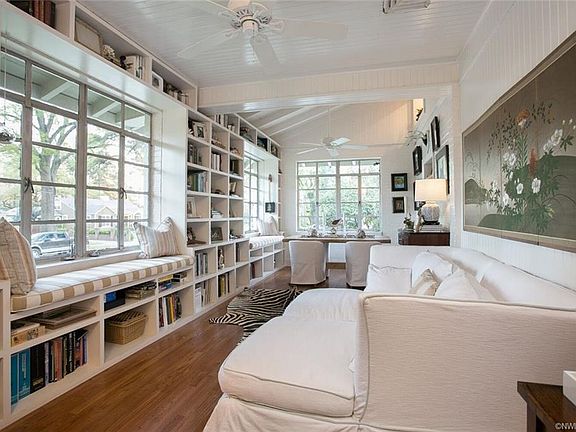 3rd image of 4724 Thornhill Ave