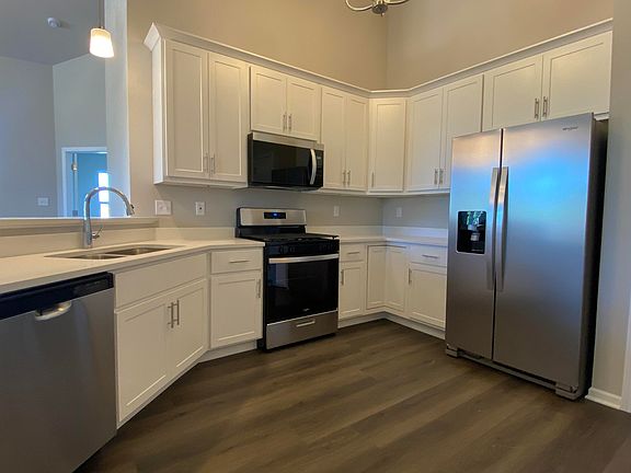 3rd image of 5436 Fountain Cir