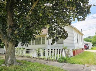 146 E Hickory St, Canton, IL 61520