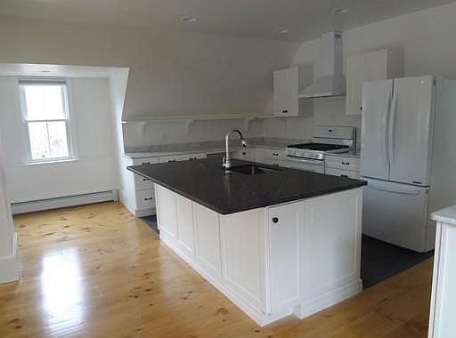 5th image of 162 Sandwich St #Ul