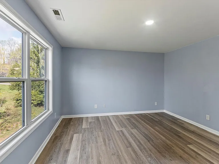 84 Poplar St — Photo 15