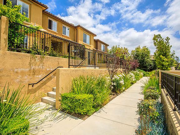 3rd image of 342 E Hilltop Way