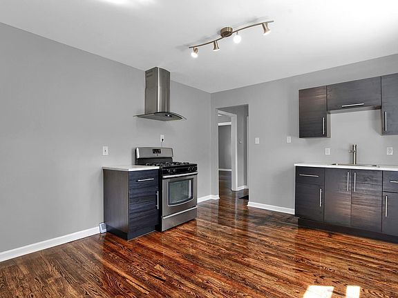 3rd image of 3519 Saint Luke Ln