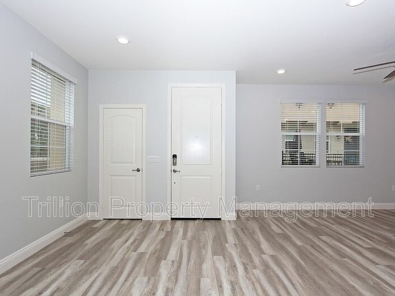 4th image of 40377 Calle Real
