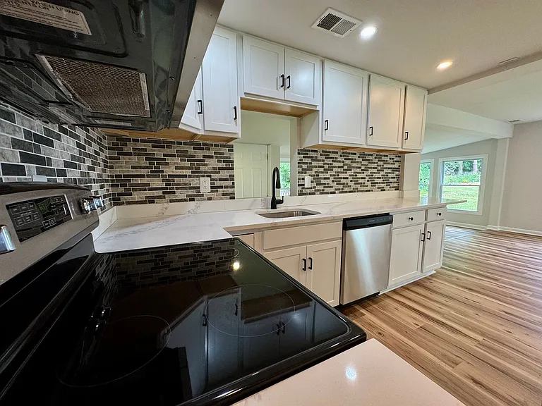 183 Ogburn Dr — Photo 6