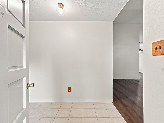 3rd image of 10846 W Mulberry Dr