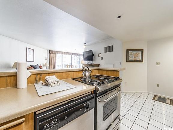 4th image of 1485 Empire Ave #217