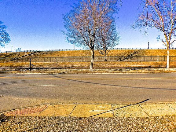 3100 Frankfort Ave - walking trail