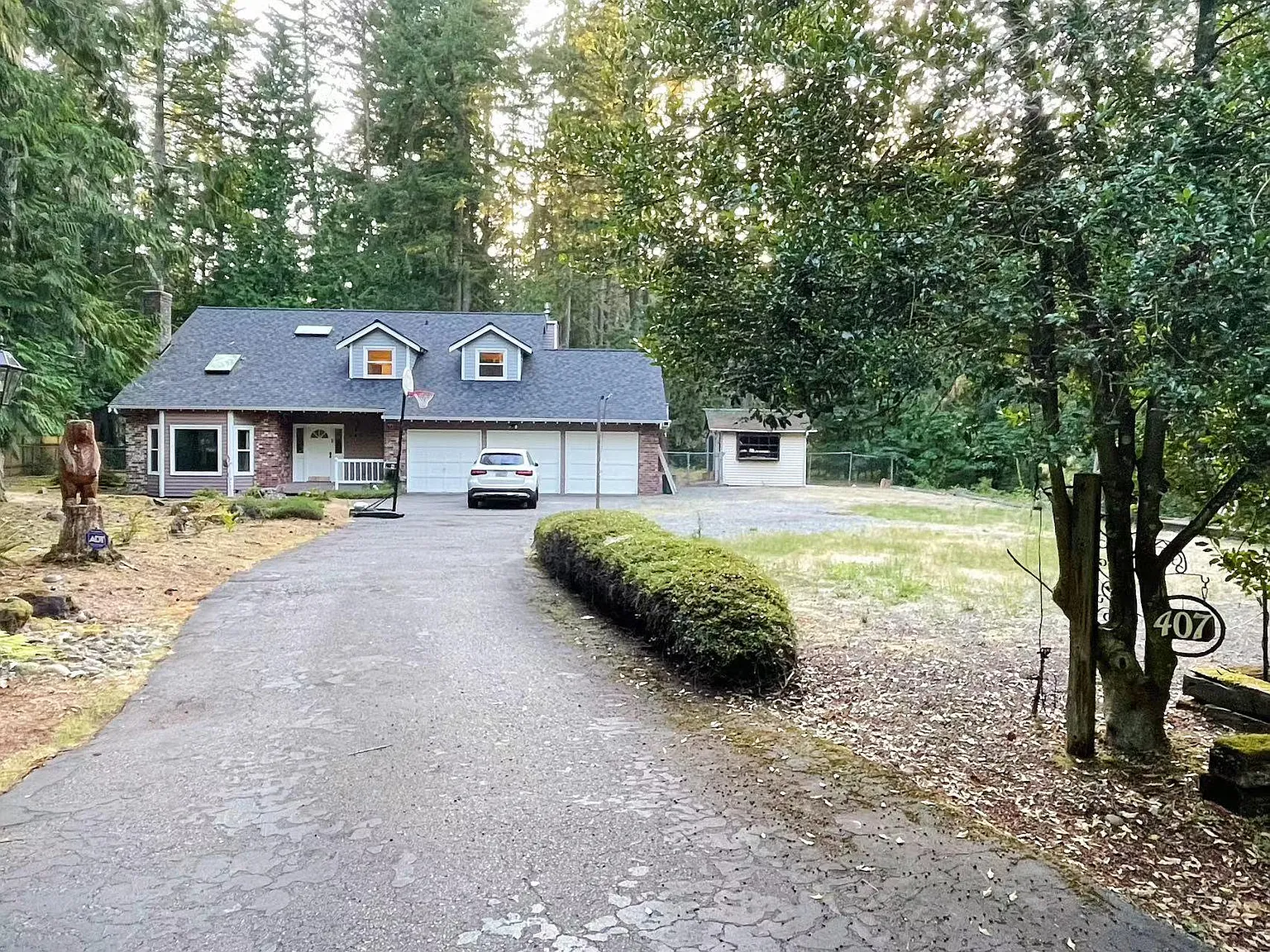 407 219th Ave NE photo 1
