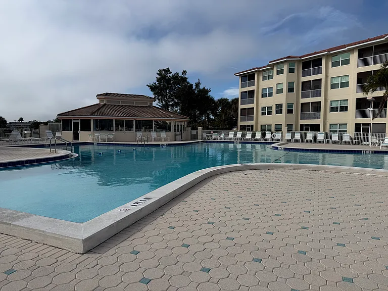 4015 Palm Tree Blvd #208 — Photo 21