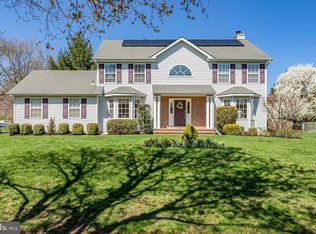 8 Poinsett Dr, Lawrence Township, NJ 08648