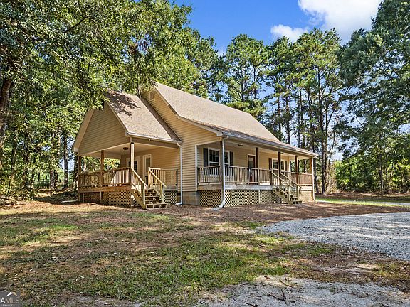 2nd image of 3797 Jonathans Roost Rd