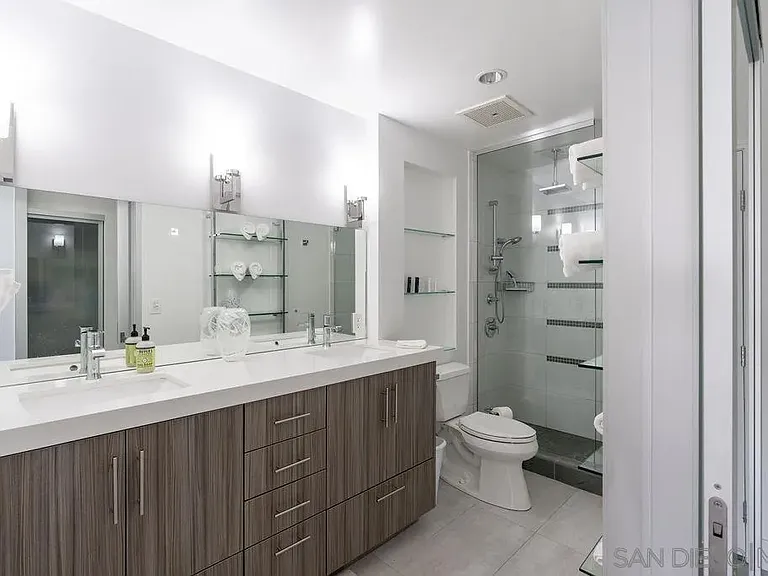 575 6th Ave #1603 — Photo 17