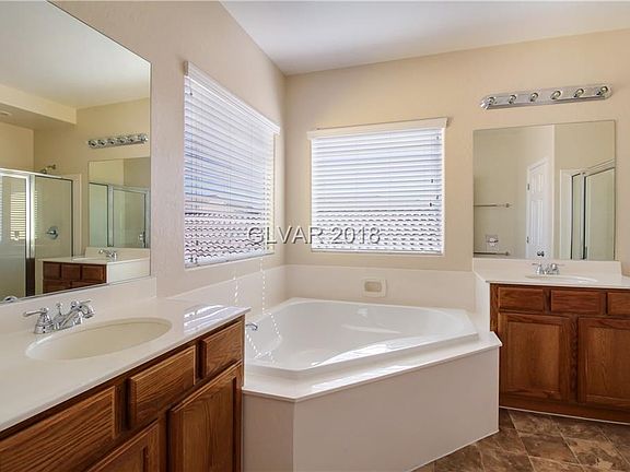 4th image of 6820 Rolling Oaks Ct