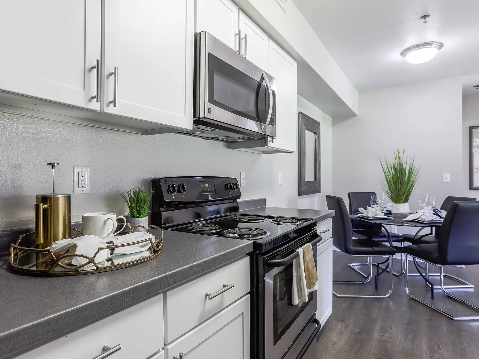Magnolia Ridge — Photo 3