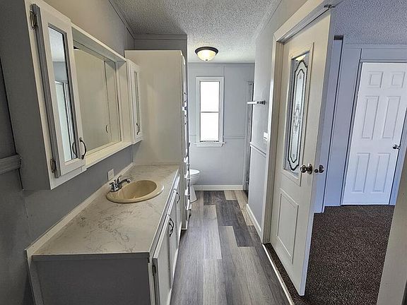 4th image of 2737 W Washington Ctr #108