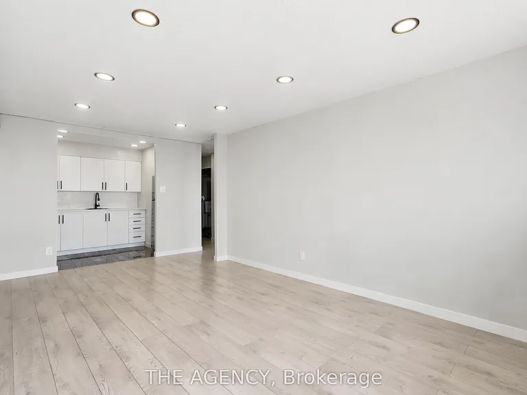 2350 Dundas St W #2911A — Photo 10