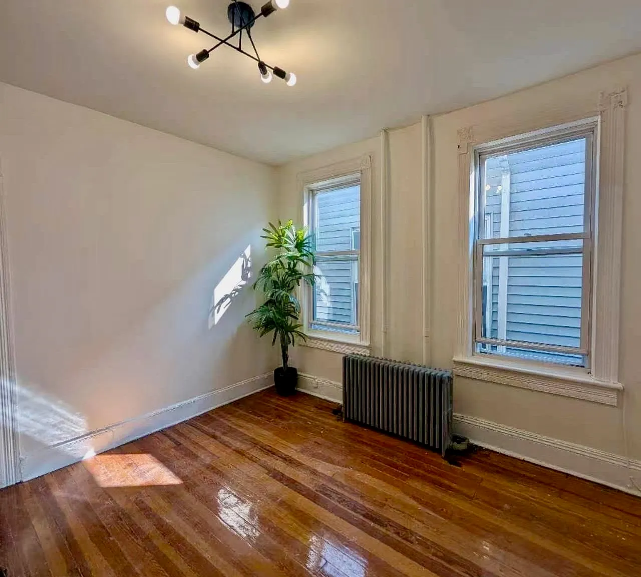 2 bed, 1.0 bath, $2,090 — Photo 3