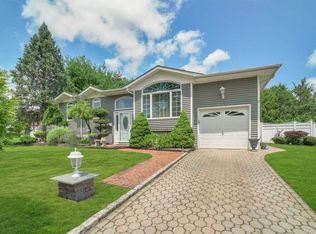 41 Seminole Dr, Commack, NY 11725