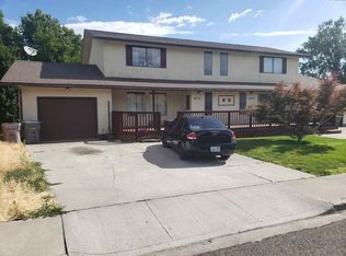 3708 & 3710 W 17th Pl, Kennewick, WA 99337