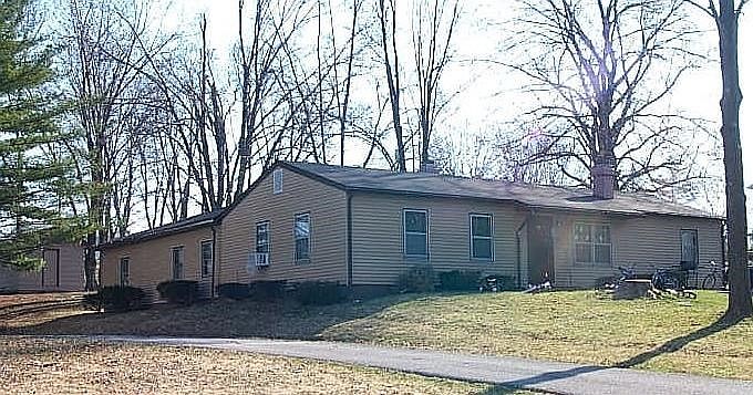 2nd image of 208 W Chester Dr