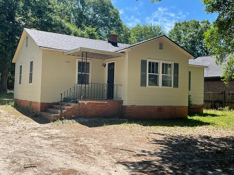 1924 Thomas Ln — Photo 11